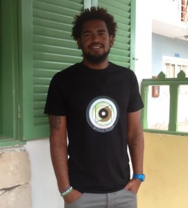 If you experience a lack of justice, for instance you work so much but you get so little, then the fractal T-shirt YARA will help you to justice, whatever your case might be